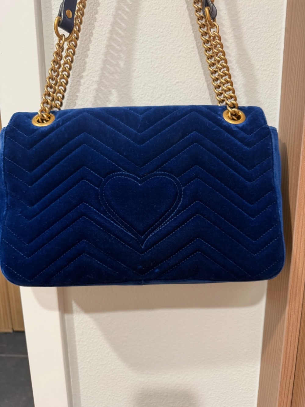 Gucci GG Marmont Blue Velvet Medium Shoulder Bag Heart Back - Picture 4 of 5